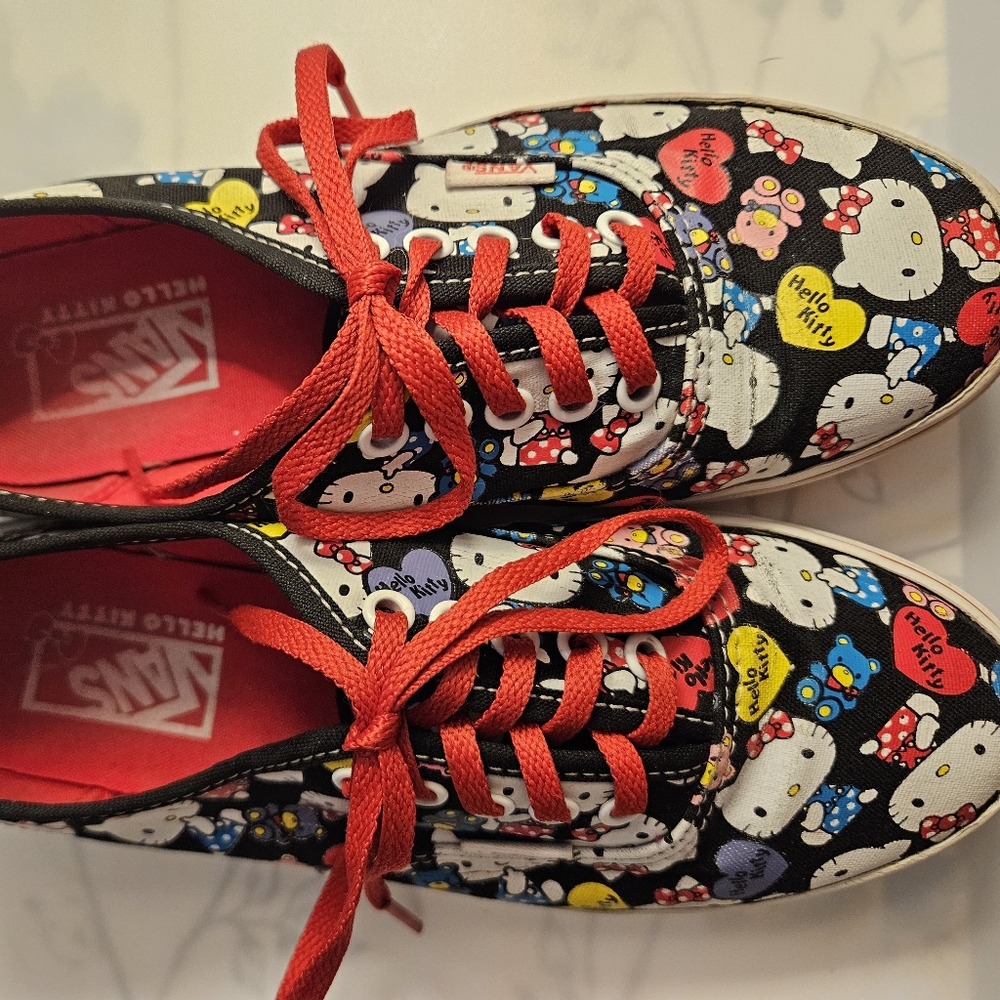 Hello Kitty Vans *